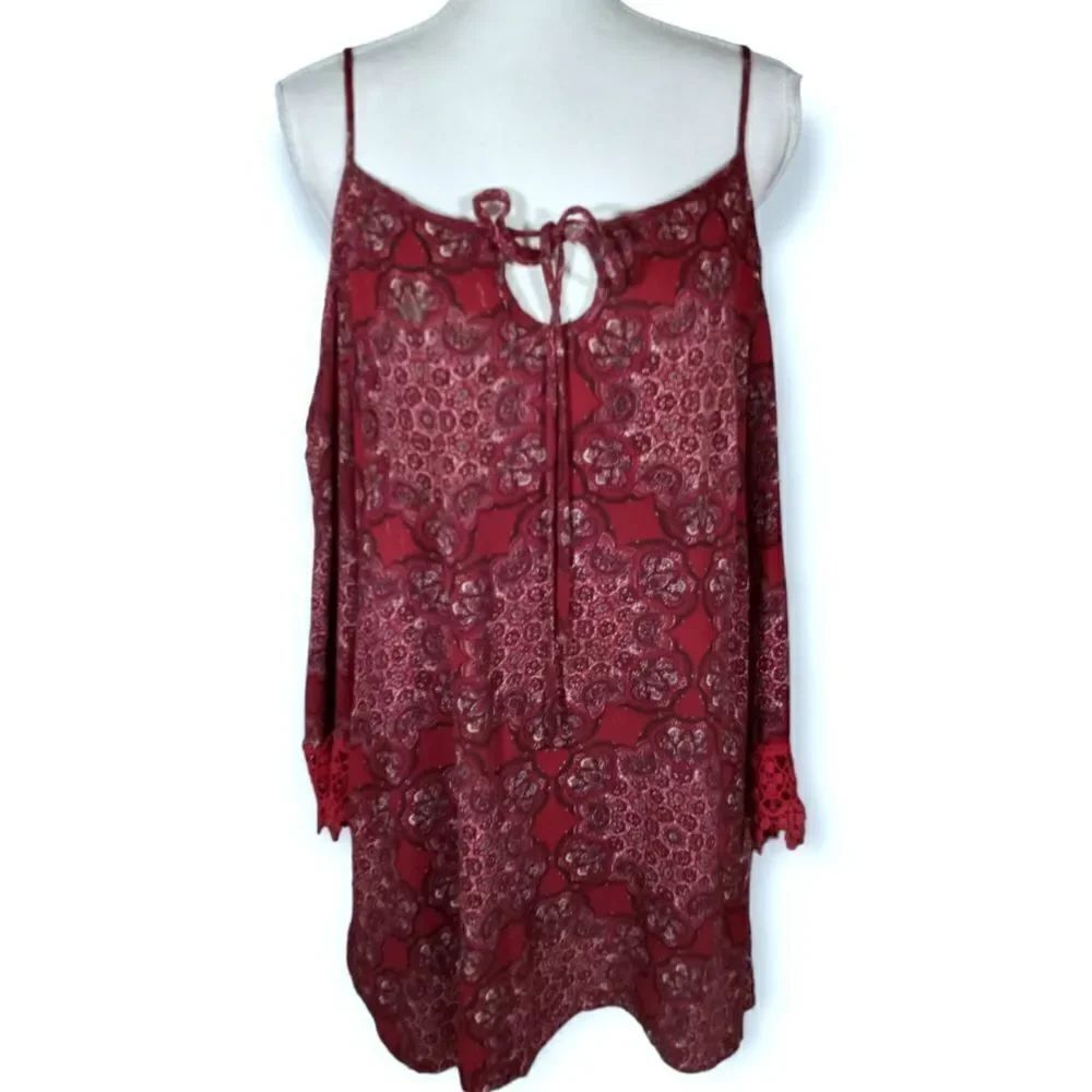 RED & BURGUNDY COLD SHOULDER DRESS SZ.M EUC
